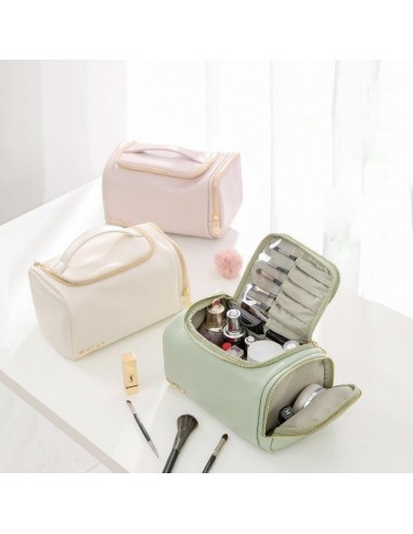 Trousse de Toilette avec Rangement sur le site 